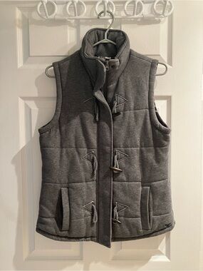 Roxy Quilted Toggle Vest in Gray